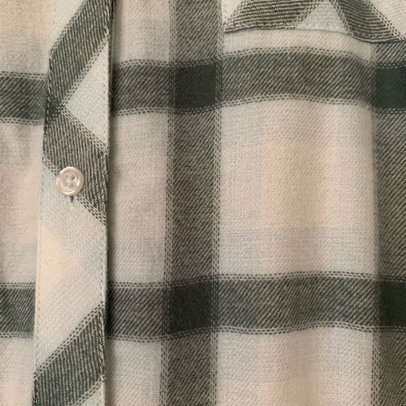 Market & Spruce Olive Green and White Woven Flannel Top - Picture 2 of 5